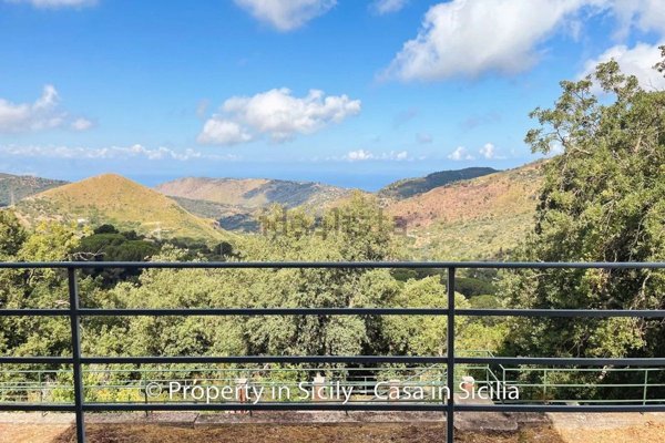 casa indipendente in vendita a Cefalù