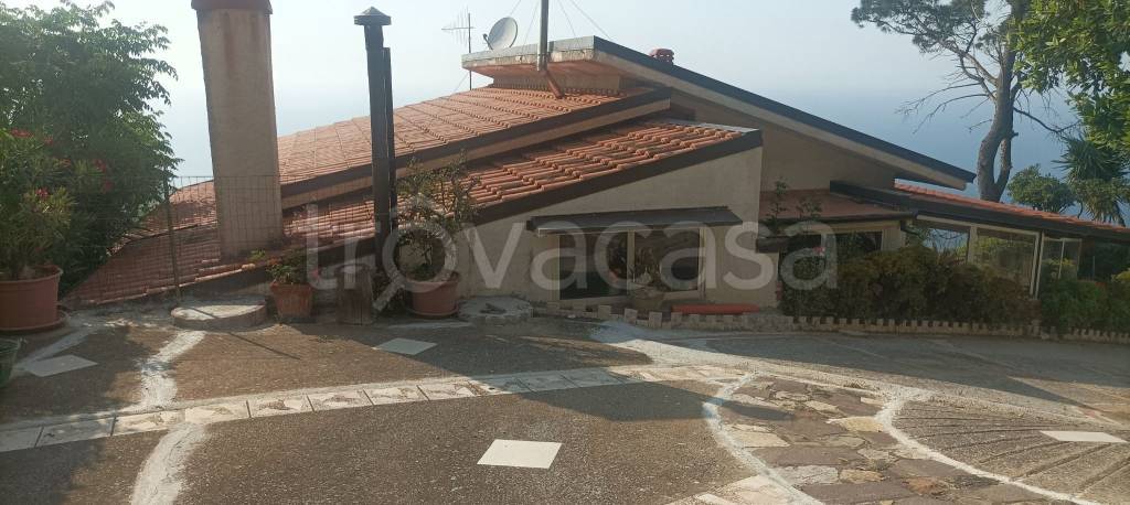 casa indipendente in vendita a Cefalù