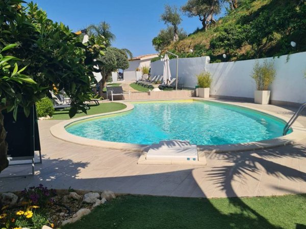 casa indipendente in vendita a Cefalù