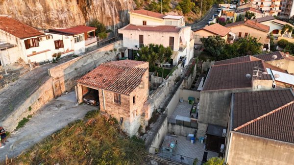 casa indipendente in vendita a Cefalù