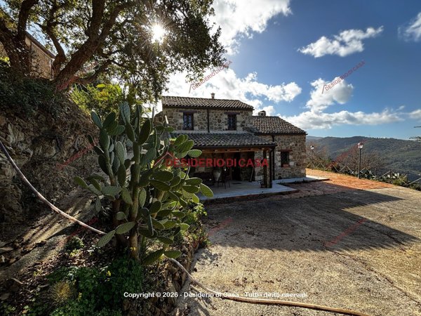 casa indipendente in vendita a Cefalù