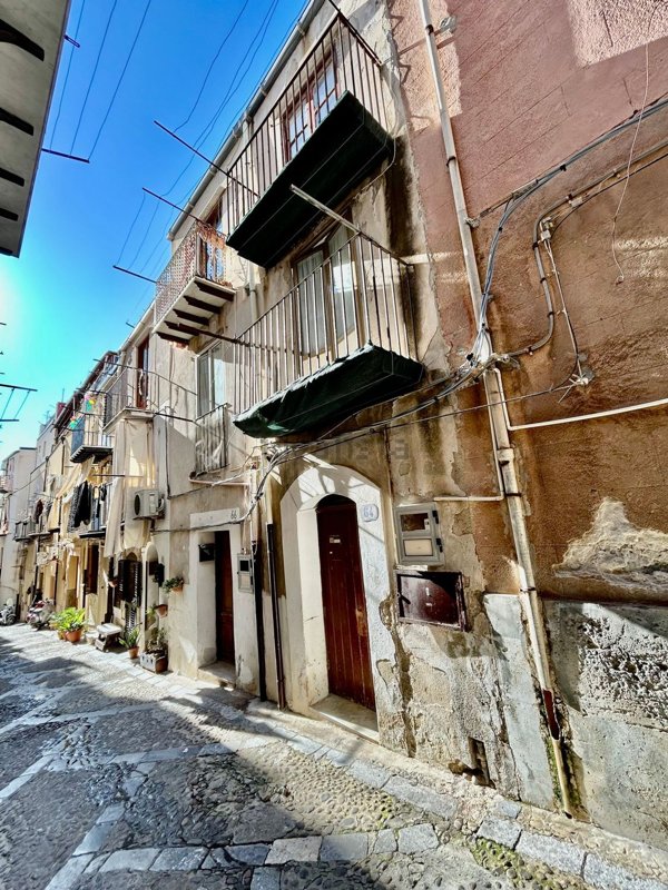 casa indipendente in vendita a Cefalù