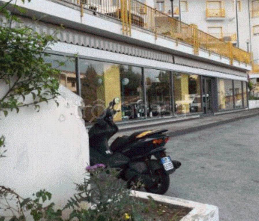 locale commerciale in vendita a Cefalù