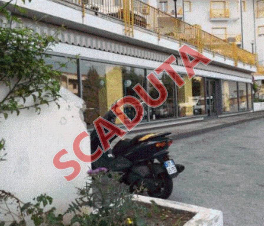 locale commerciale in vendita a Cefalù
