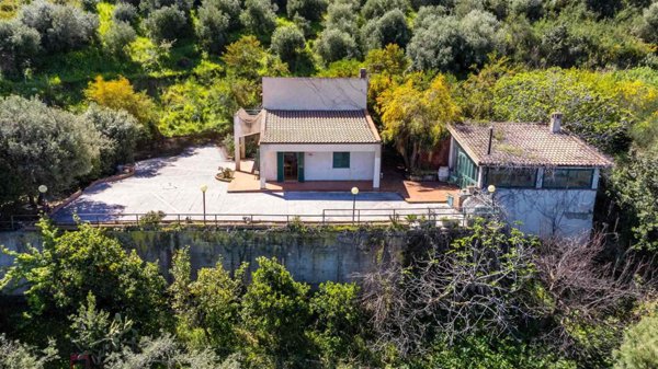 casa indipendente in vendita a Cefalù