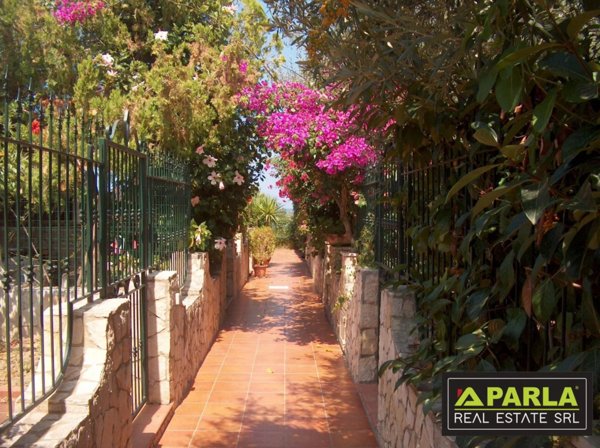 casa indipendente in vendita a Cefalù