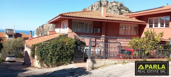 casa indipendente in vendita a Cefalù