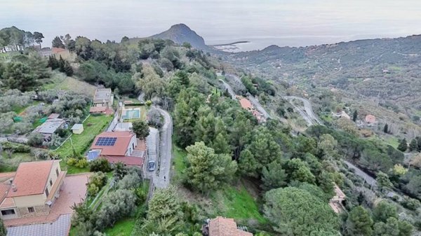 casa indipendente in vendita a Cefalù