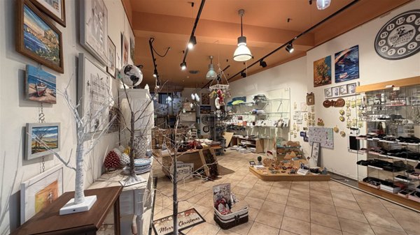 locale commerciale in vendita a Cefalù