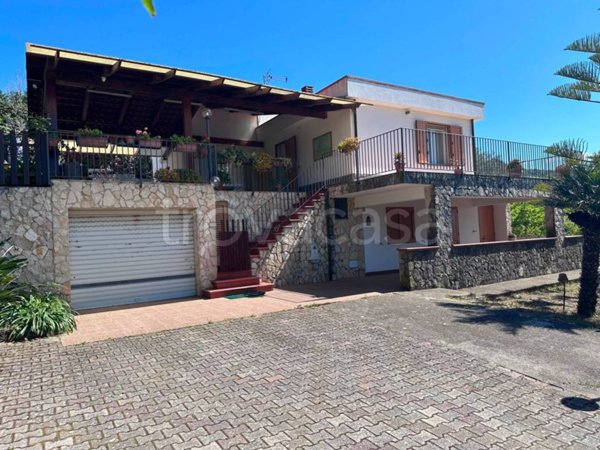 casa indipendente in vendita a Cefalù in zona Gibilmanna