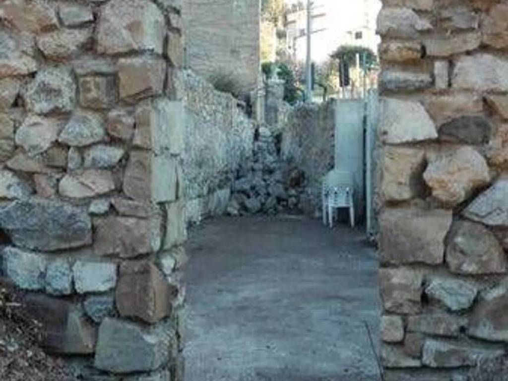 locale commerciale in vendita a Cefalù
