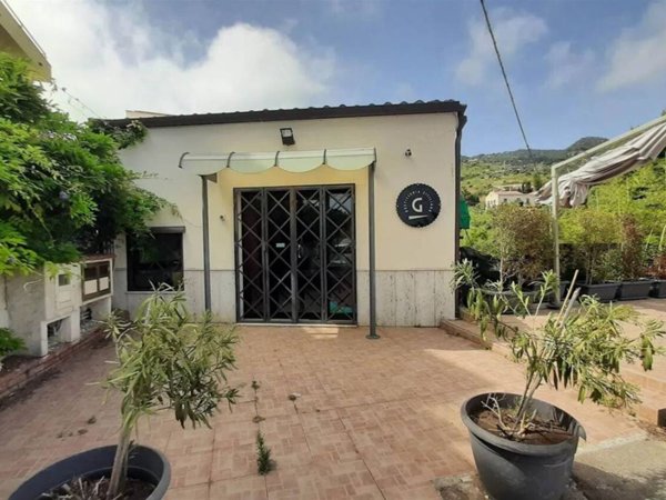 negozio in vendita a Cefalù