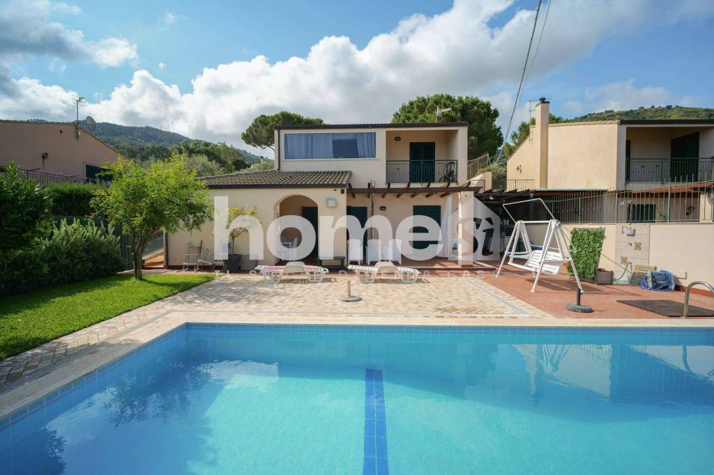 casa indipendente in vendita a Cefalù