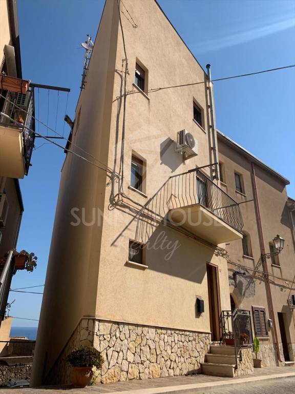 casa indipendente in vendita a Cefalù in zona Sant'Ambrogio