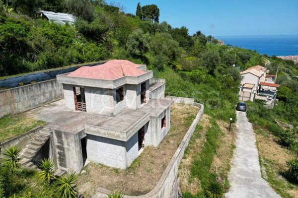 casa indipendente in vendita a Cefalù