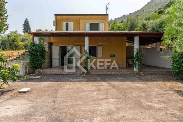 casa indipendente in vendita a Cefalù