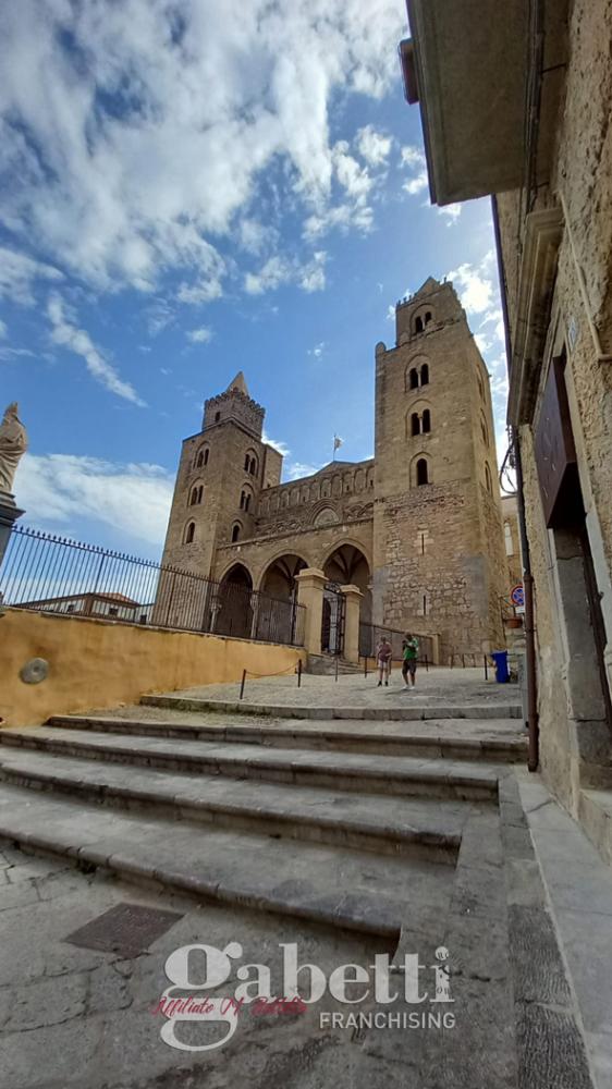 locale commerciale in vendita a Cefalù