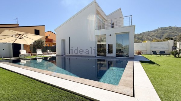 casa indipendente in vendita a Cefalù