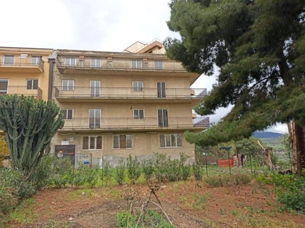 intera palazzina in vendita a Cerda