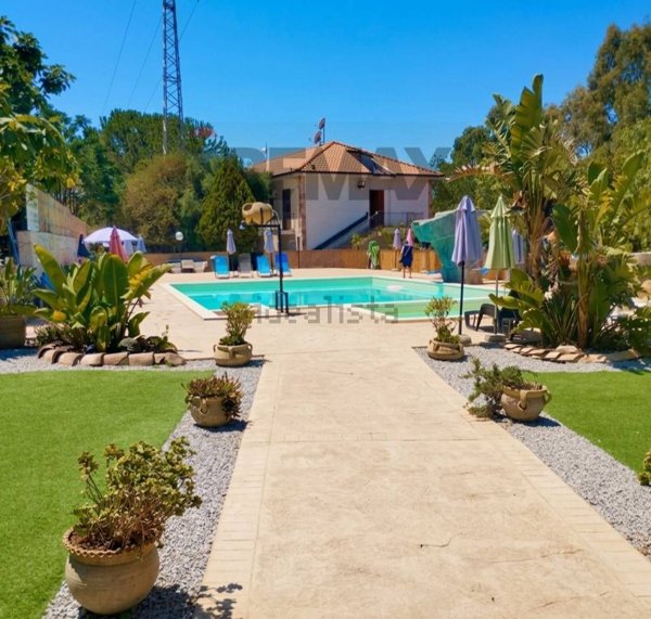 casa indipendente in vendita a Cerda in zona Fontanarossa