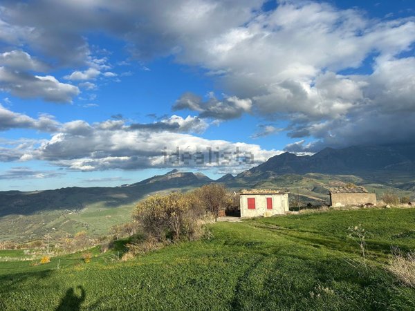 appartamento in vendita a Cerda in zona Fontanarossa