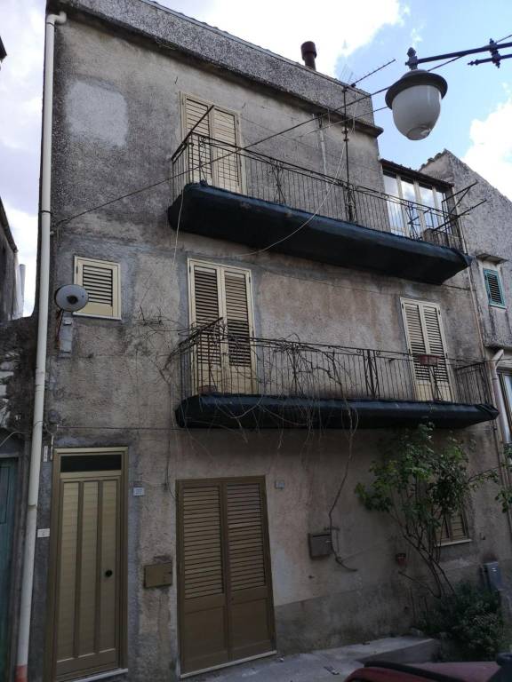 casa indipendente in vendita a Chiusa Sclafani