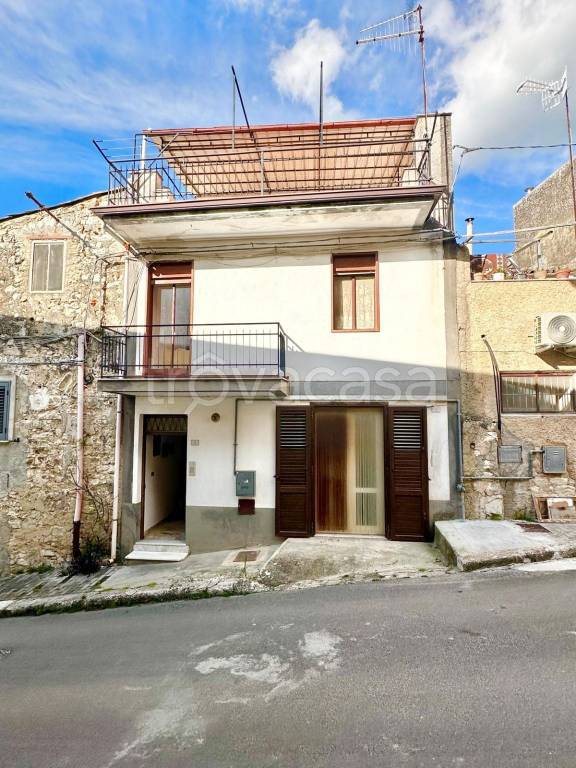 casa indipendente in vendita a Chiusa Sclafani