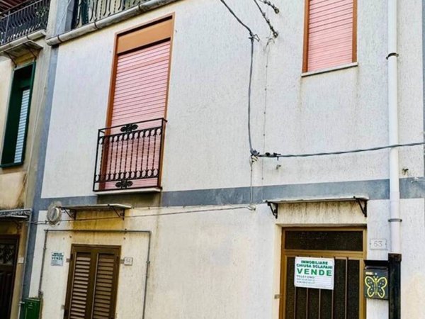casa indipendente in vendita a Chiusa Sclafani