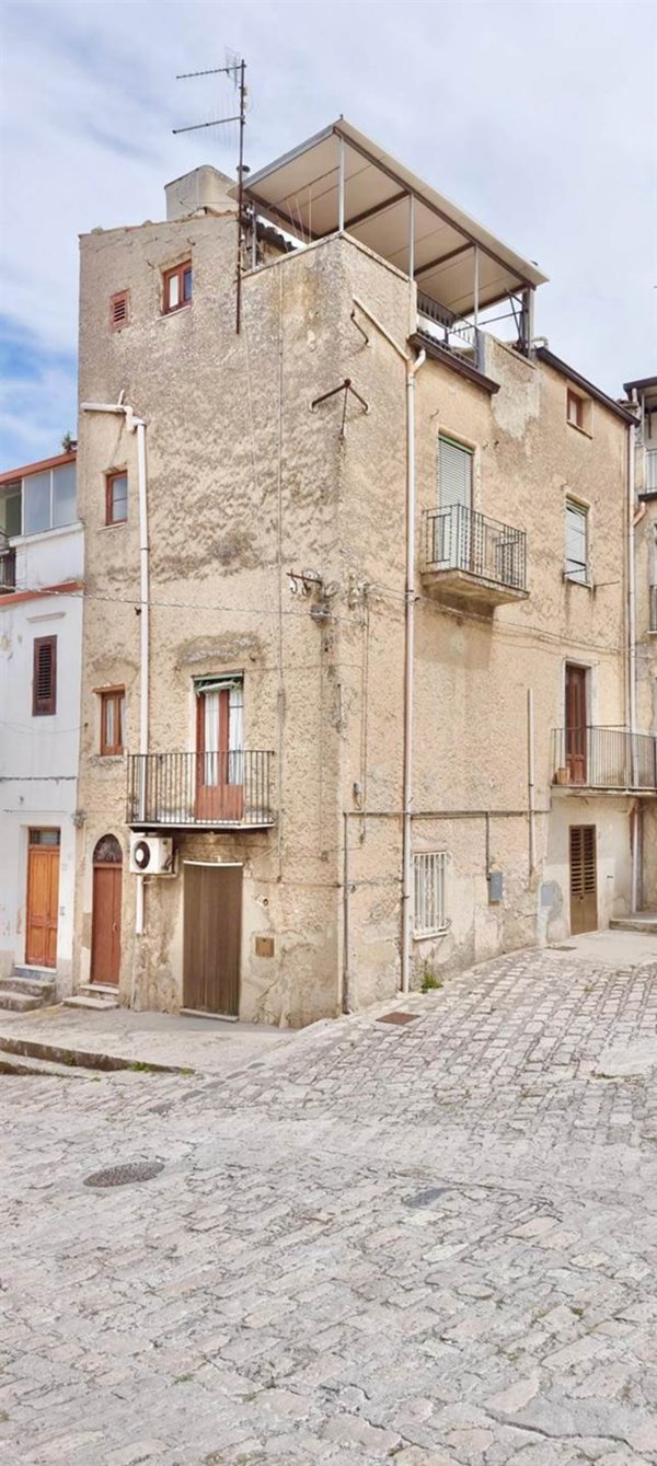 casa indipendente in vendita a Chiusa Sclafani