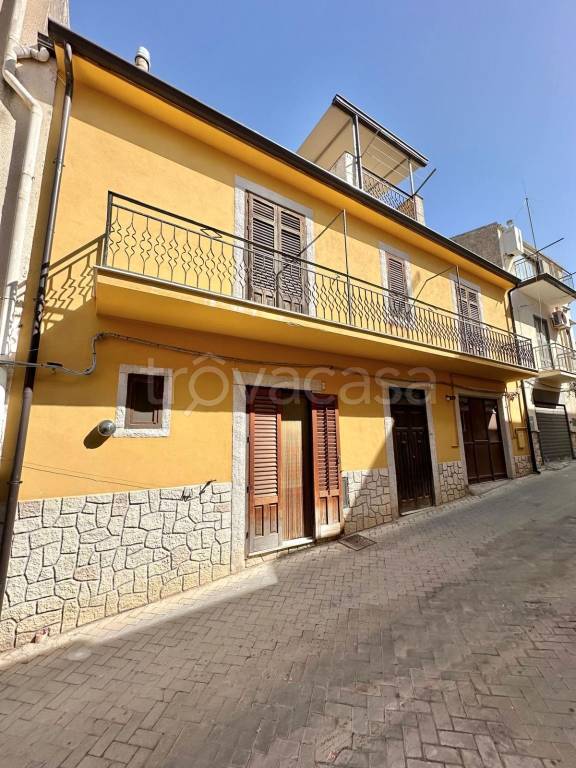 casa indipendente in vendita a Chiusa Sclafani