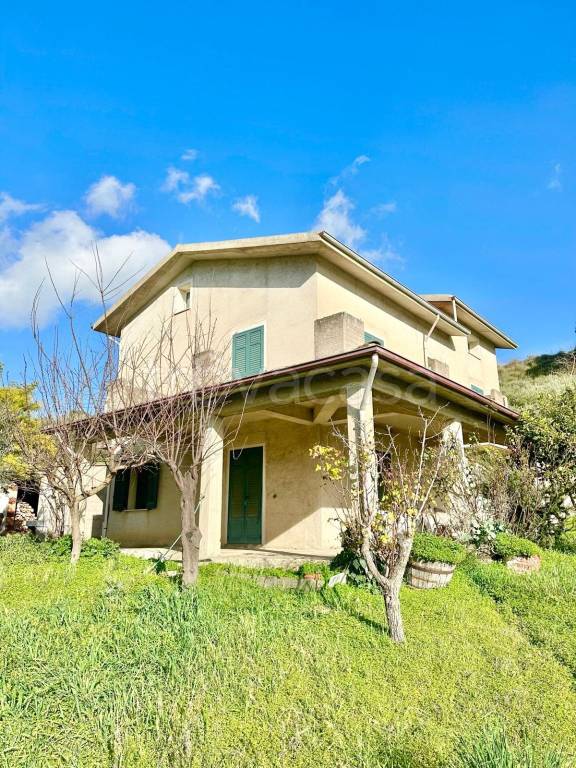 casa indipendente in vendita a Chiusa Sclafani