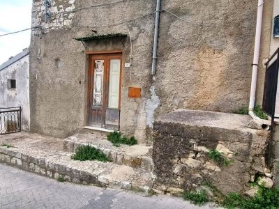 casa indipendente in vendita a Chiusa Sclafani