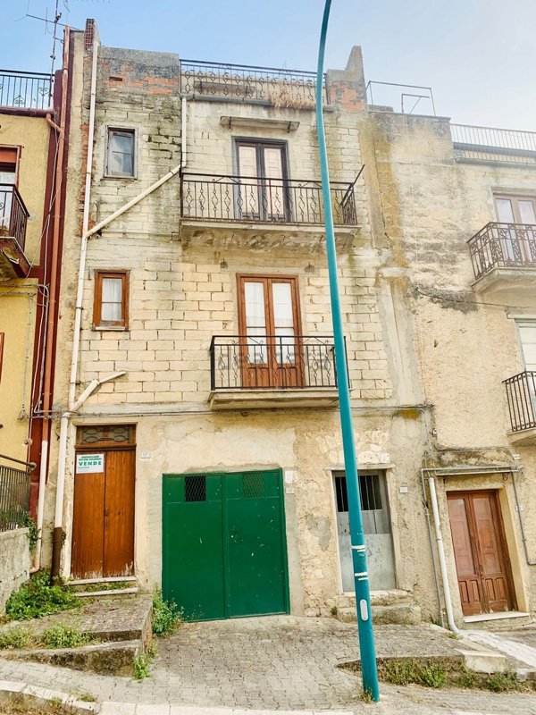 casa indipendente in vendita a Chiusa Sclafani