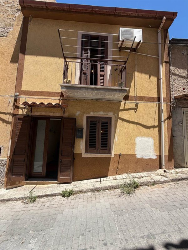 casa indipendente in vendita a Chiusa Sclafani