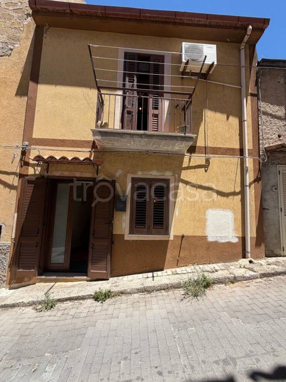 casa indipendente in vendita a Chiusa Sclafani