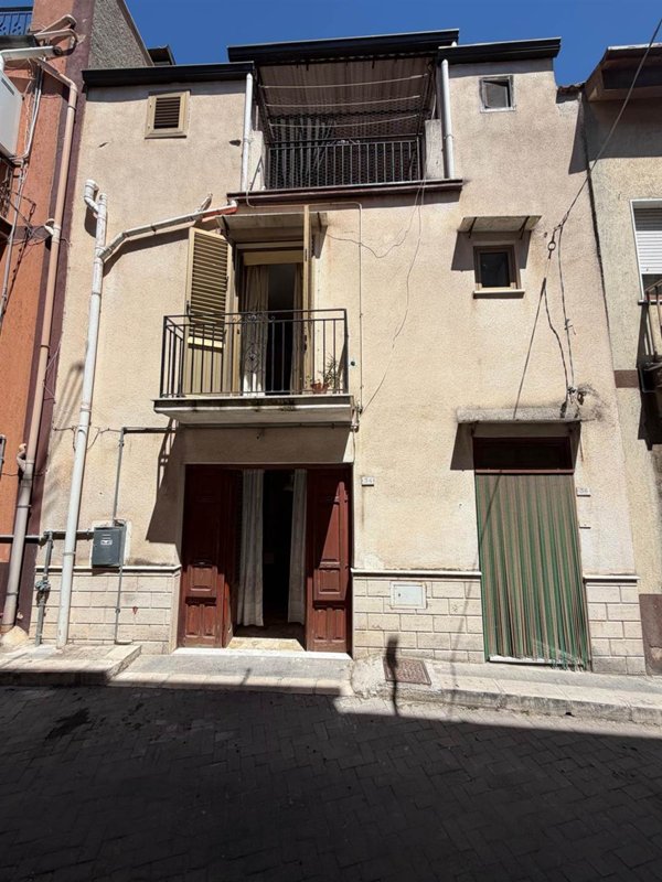 casa indipendente in vendita a Chiusa Sclafani