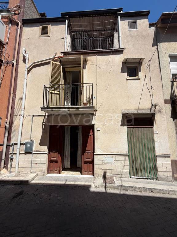 casa indipendente in vendita a Chiusa Sclafani