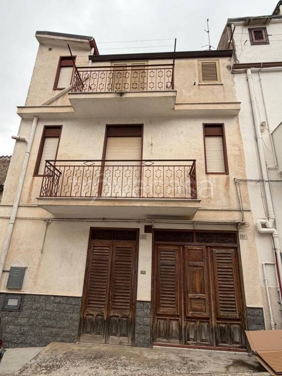 casa indipendente in vendita a Chiusa Sclafani