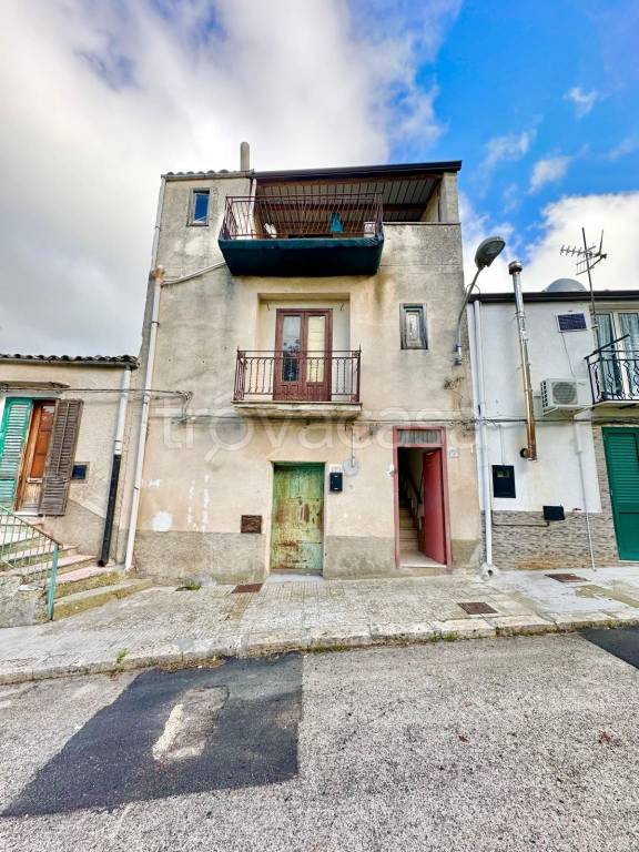 casa indipendente in vendita a Chiusa Sclafani
