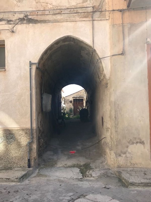 esavano in vendita a Ciminna