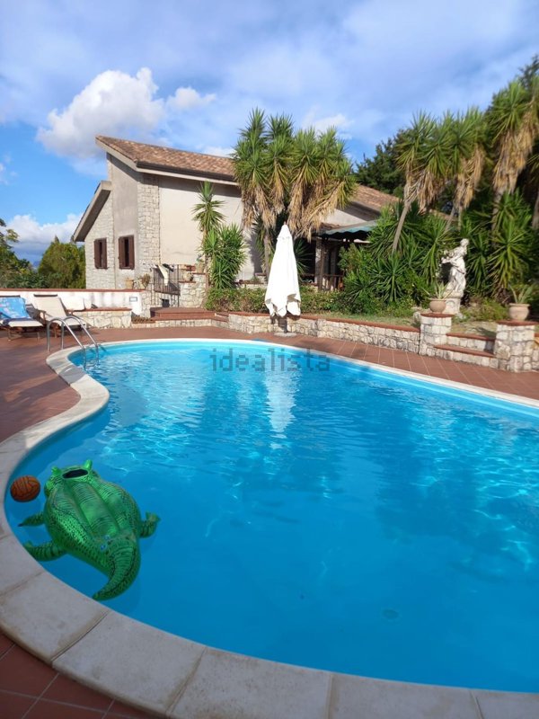 casa indipendente in vendita a Ciminna