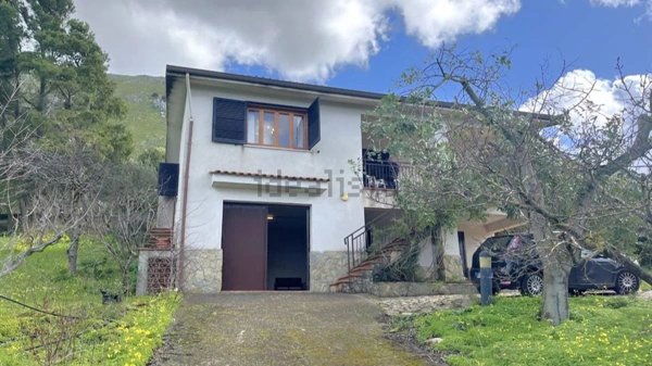casa indipendente in vendita a Cinisi