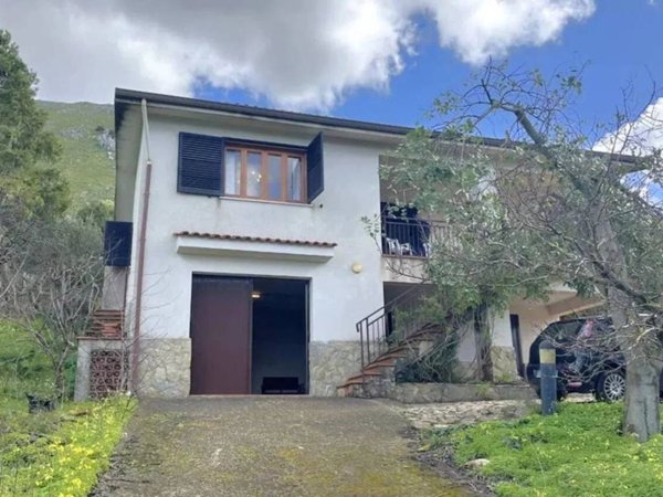 casa indipendente in vendita a Cinisi