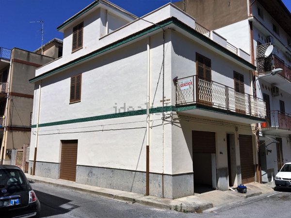 casa indipendente in vendita a Cinisi