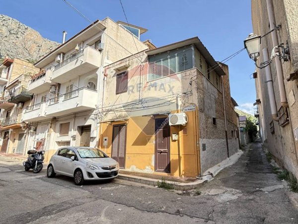 casa indipendente in vendita a Cinisi