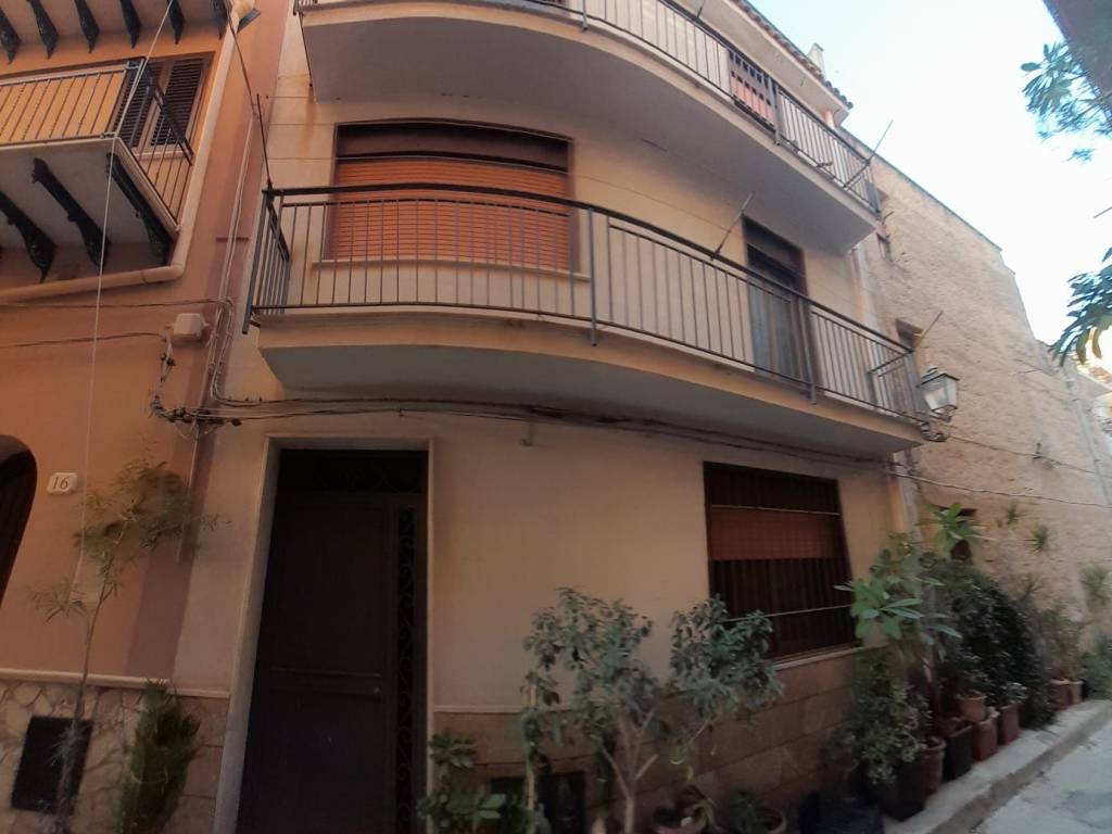 casa indipendente in vendita a Cinisi