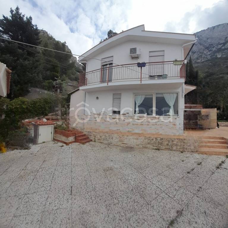 casa indipendente in vendita a Cinisi
