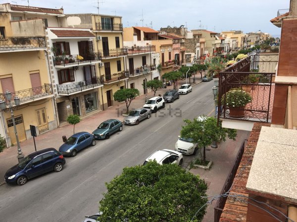 pentavano in vendita a Cinisi
