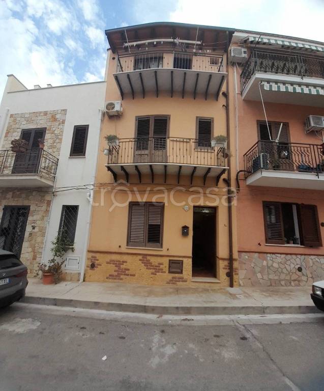 casa indipendente in vendita a Cinisi