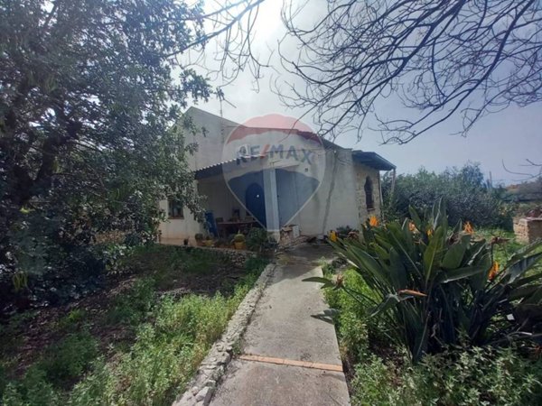 casa indipendente in vendita a Cinisi